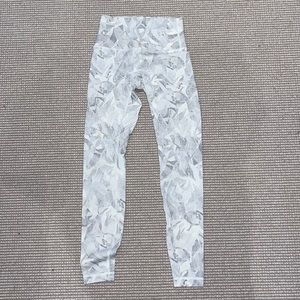 lululemon leggings size 2